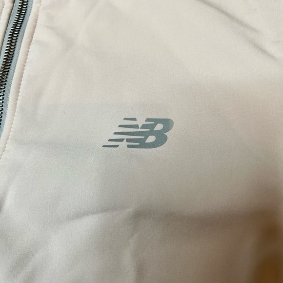 Women’s New Balance Fleece Lined Soft Pink Jacket - Picture 5 of 11